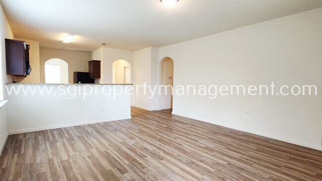 Building Photo - 333 Cedar Crk Dr