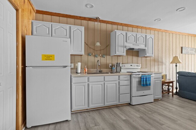 Building Photo - 360 Island Rd