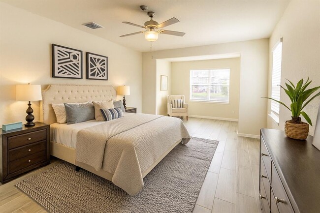 Building Photo - 6735 Willow View Ave