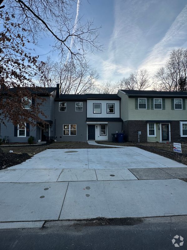 Building Photo - 14 Buttonwood Rd