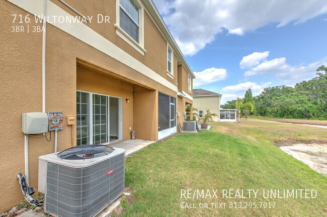 Building Photo - 716 Wiltonway Dr