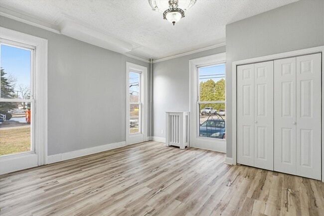 Building Photo - 156 N Broadway