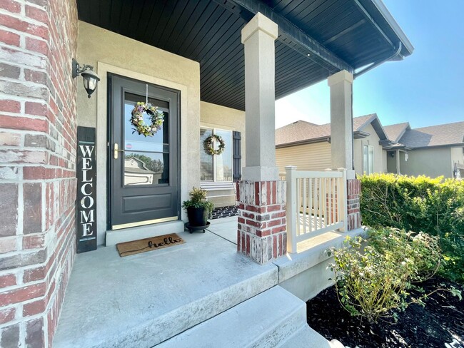Building Photo - Beautiful Single Family Home Available Soon!