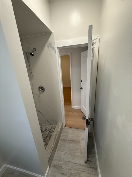 Primary Photo - 1700 Le Roy Ave