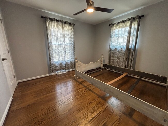 Building Photo - 449 Missimer Ln