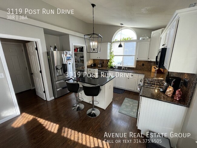 Building Photo - Charming 3-Bed, 3-Bath with 1822 Sq. Ft. i...