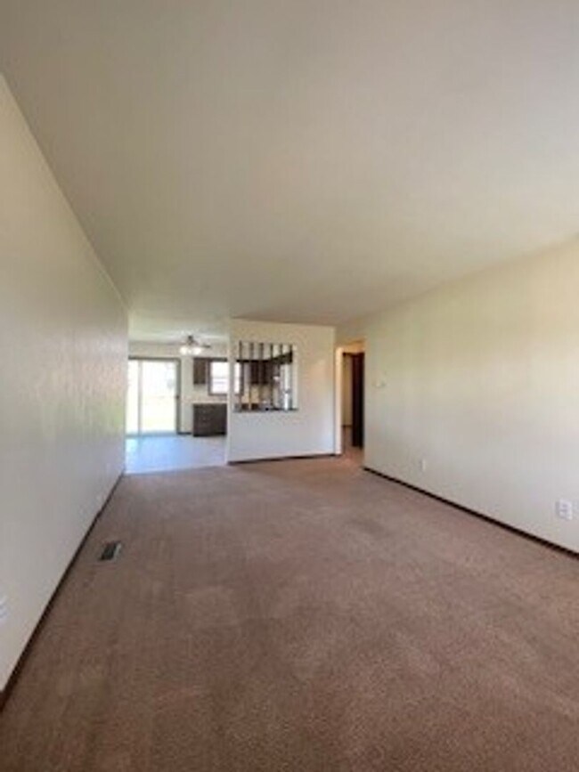 Building Photo - 1312 Co Rd 6