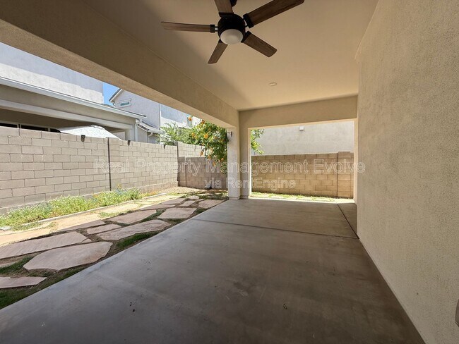Building Photo - 5118 E Anderson Dr