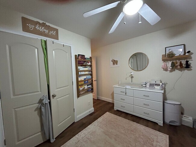 Building Photo - Bradley Point Residence for Rent - 4 Bedroom/2.5 Bath