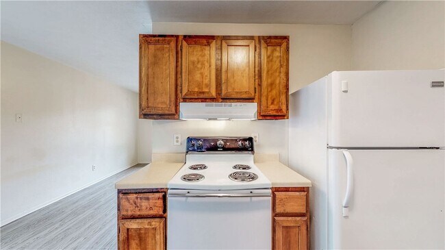 Building Photo - 1002 Verde Dr