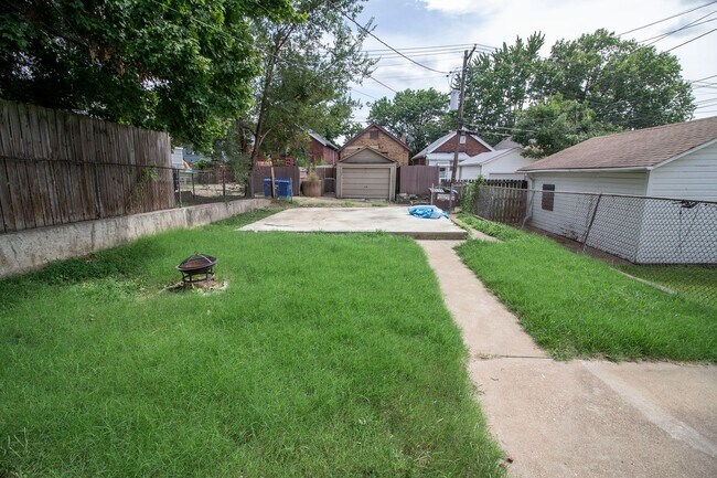 Building Photo - 3954 Potomac St