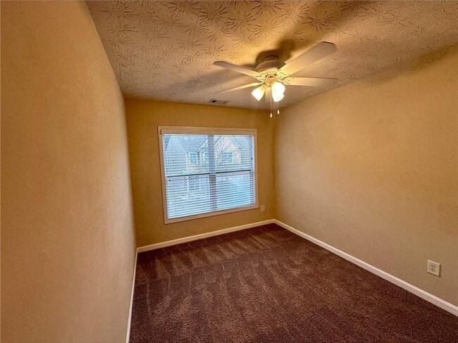 Building Photo - 827 Forsythia Way