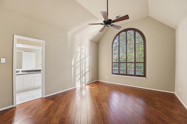 Building Photo - 56 Lakeridge Dr