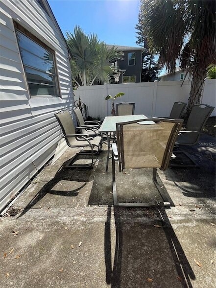 Building Photo - 3016 W Meadow St