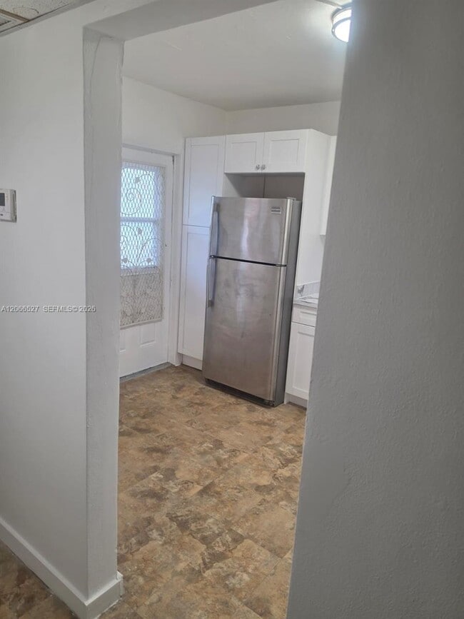 Building Photo - 251 NE 187th St