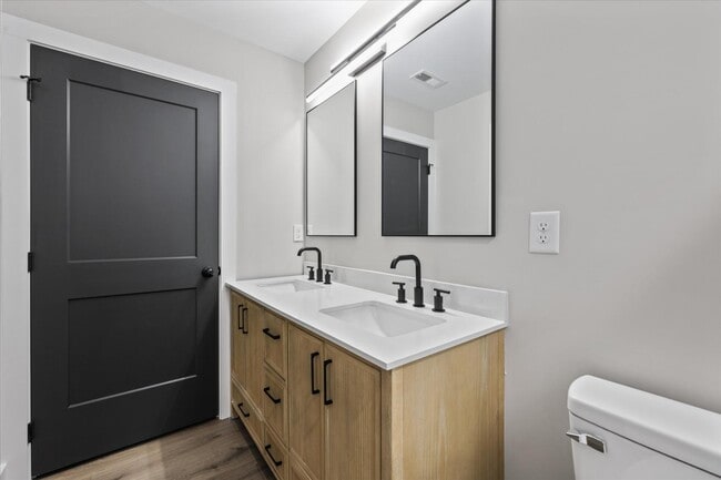 Building Photo - 8302 Lobelia Ln