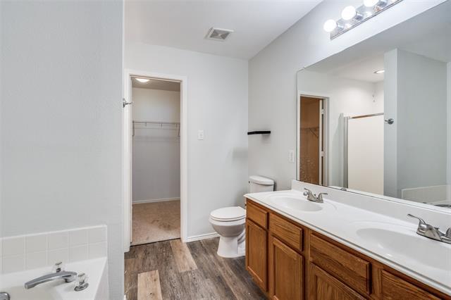 Building Photo - 2933 High Pointe Blvd