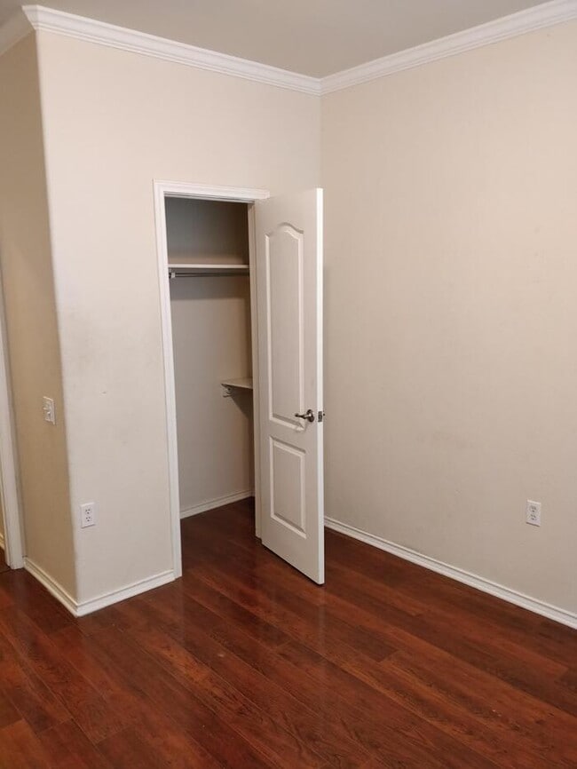 Building Photo - 9000 Ipswich Bay Dr