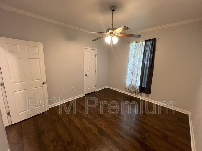 Building Photo - 7850 Greenwell St