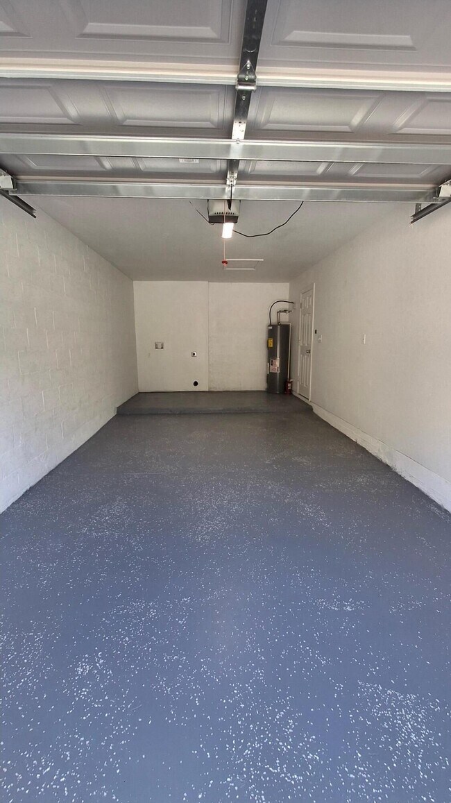 Building Photo - 19850 Eagle Dr