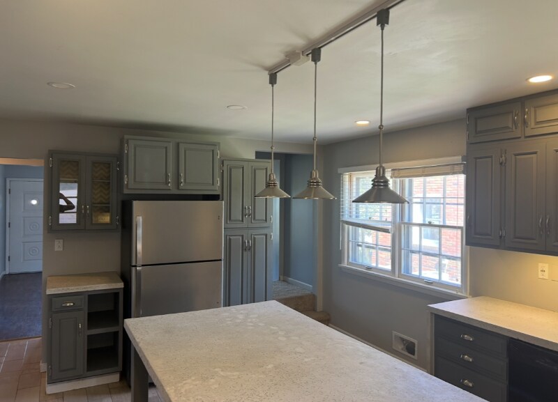 Building Photo - 3010 Taylorsville Rd