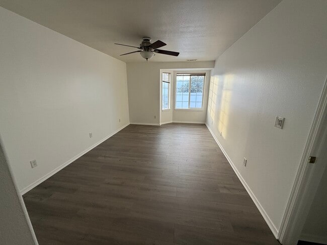 Building Photo - 2940 W Villard St