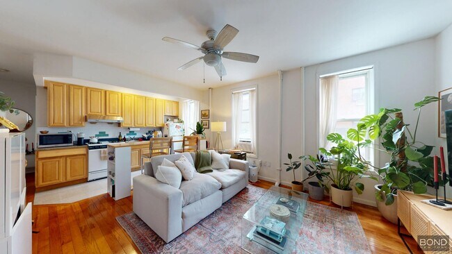 Primary Photo - 132 Ludlow St