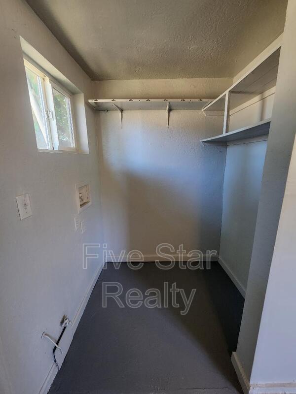 Building Photo - 1570 3rd St