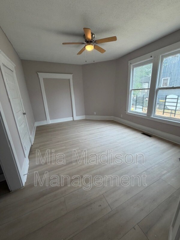 Building Photo - 513 W 35th St