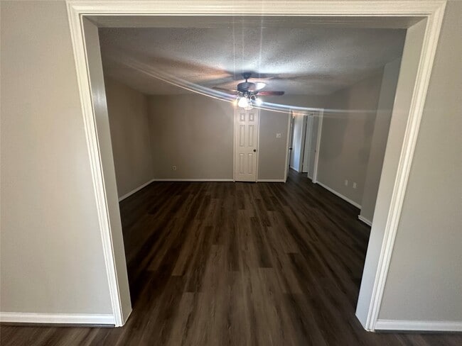 Building Photo - 29031 Elmwood Dr