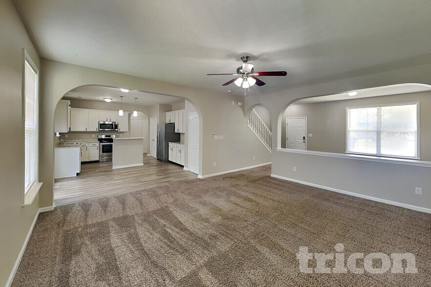 Building Photo - 5330 Himalayan Dr