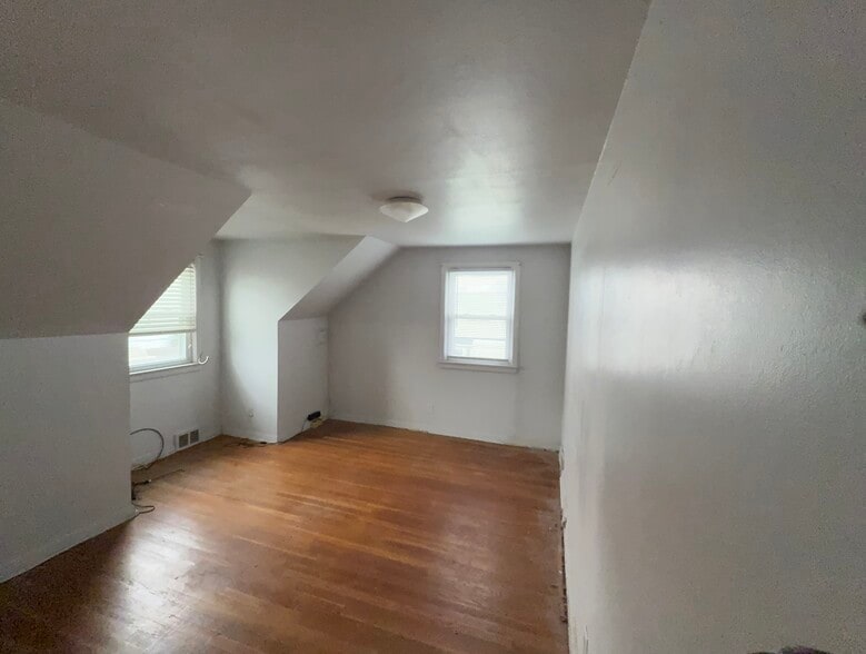 1st bedroom - 45 N 21st St