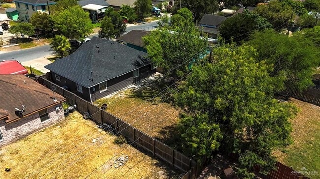 Building Photo - 6804 Chris Dr