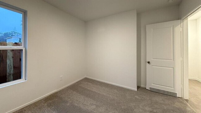 Building Photo - 1460 Cactus Rose Dr
