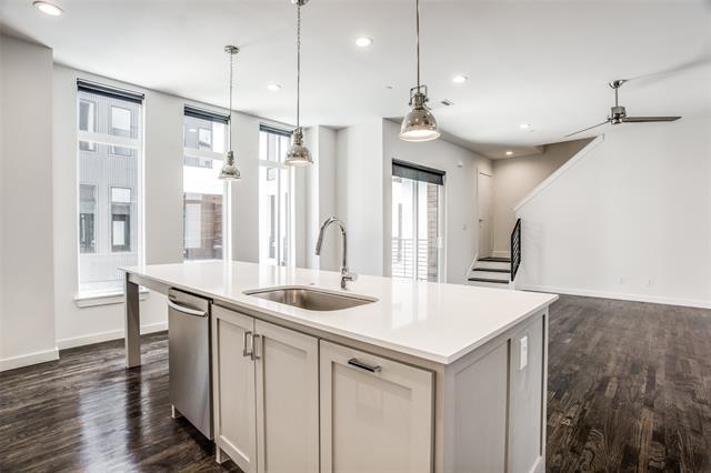 Building Photo - 2180 Bennett Ave