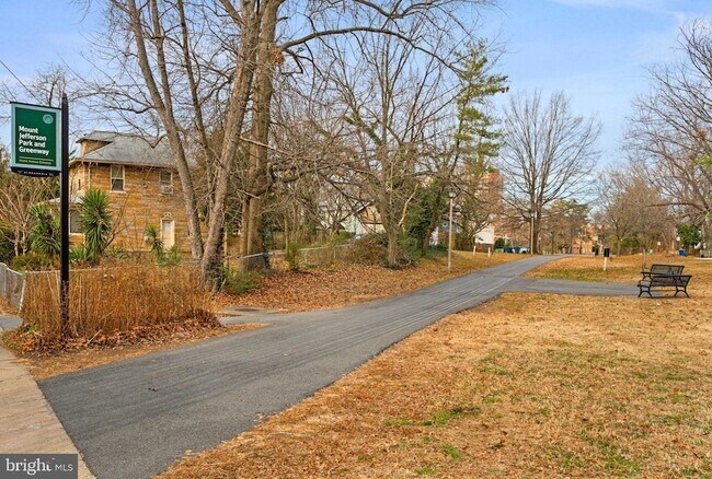 Building Photo - 113 Clifford Ave