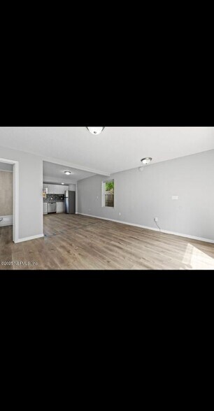 Building Photo - 9106 Jefferson Ave