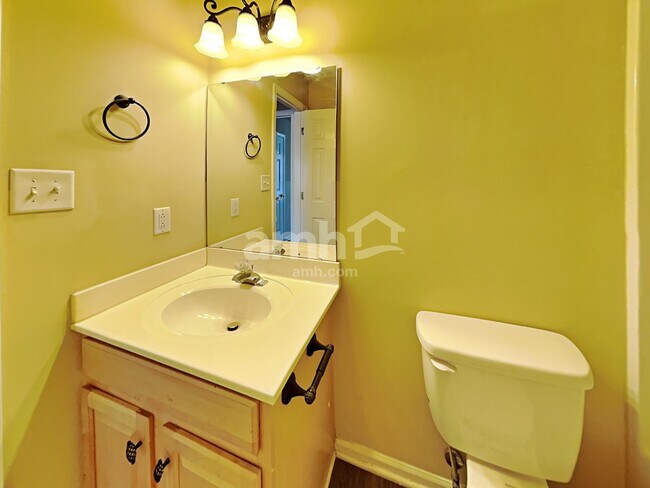 Building Photo - 2720 Waycross Dr