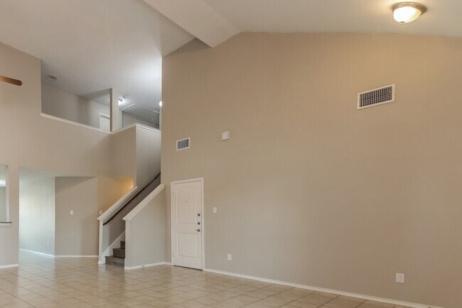 Building Photo - 1405 Granite Path