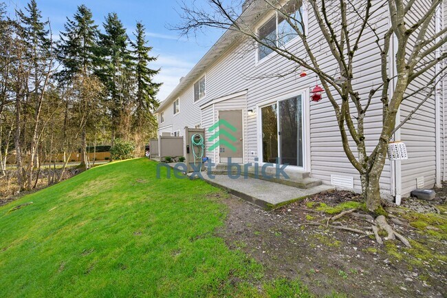 Building Photo - A Cozy 3 Bedroom and 2.5 Bathroom Property