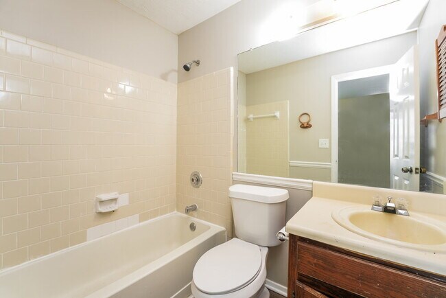 Building Photo - 1418 Stonegate Point