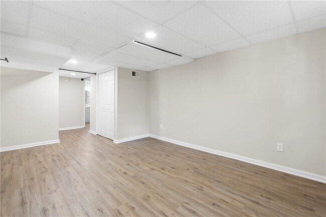 Building Photo - 33 Smyrna Powder Springs Rd SE