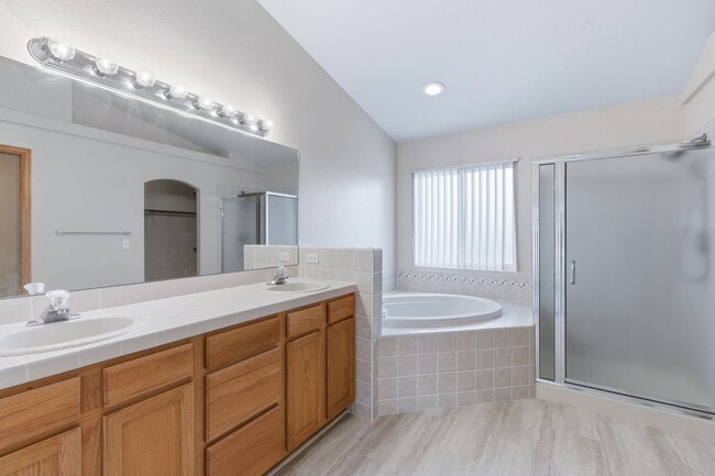 Building Photo - Woodman Hills 4 bdrm rancher