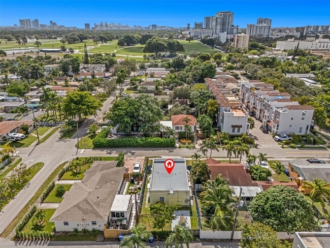 Building Photo - 1639 Hayes St