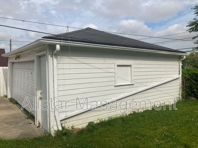 Building Photo - 3436 Dellwood Dr