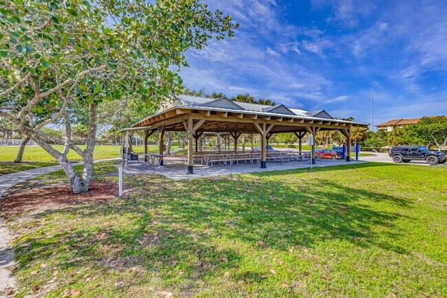 Building Photo - 601 S Seas Dr