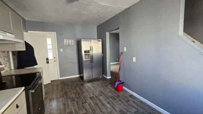 Building Photo - 3 bedroom  Single Family | Section 8 and EDEN welcomed