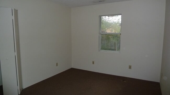 Building Photo - Cute home in the heart of Elizabeth City!