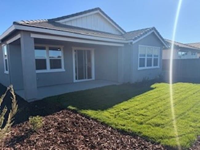 Building Photo - Brand New 2-Bedroom, 2-Bath Home in Four Seasons at Homestead (Adult Community)