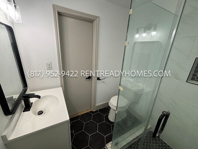 Building Photo - 3835 Basswood Dr